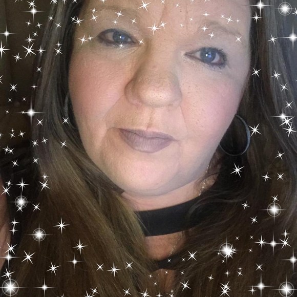 Meet your Posher, Lori - Picture 1 of 1